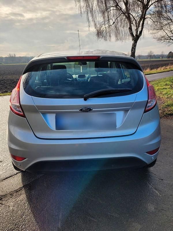 Gebraucht Ford Fiesta Trend 80 PS (58 kW) 2017 Silber Kleinwagen