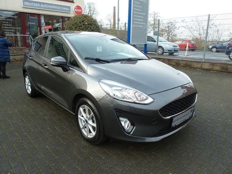 Grau Gebraucht 2018 Ford Fiesta Cool & Connect Limousine | 10.290 € (Fairer Preis) - Bild 1/4