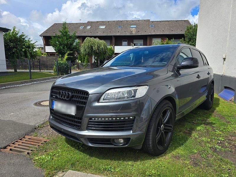 Grau Gebraucht 2007 Audi Q7 S-Line SUV | 13.000 € (Teuer) - Bild 1/4