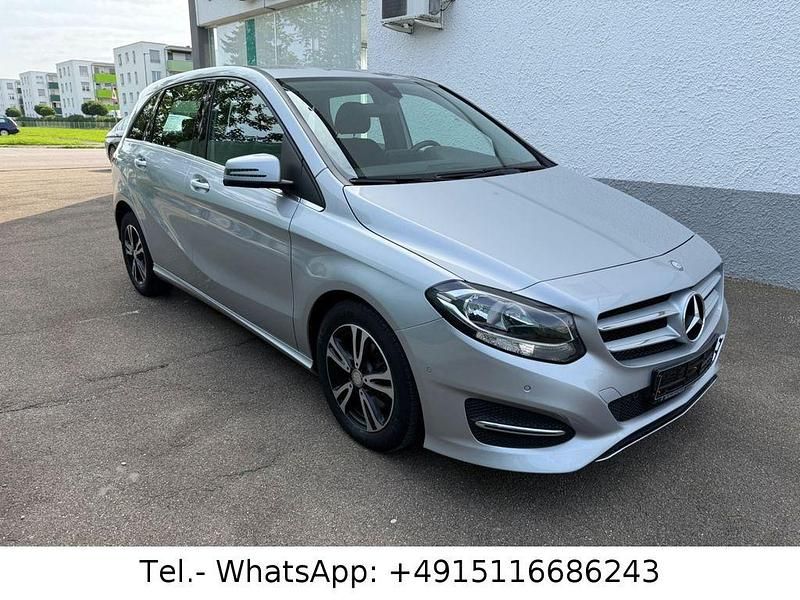 Gebraucht Mercedes B180 122 PS (89 kW) 2015 Silber Van / Kleinbus