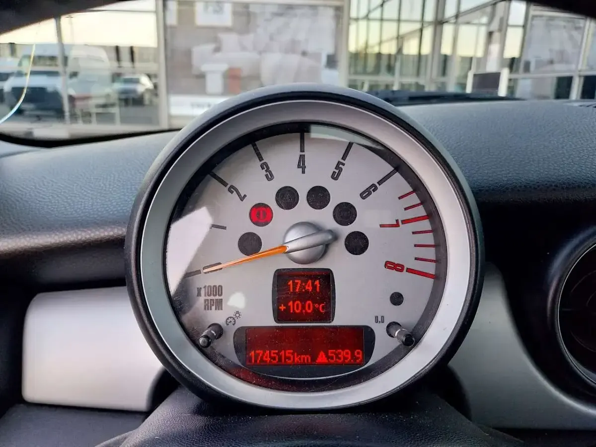 Used Mini ONE 98 HP (72 kW) 2010 White Hatchback
