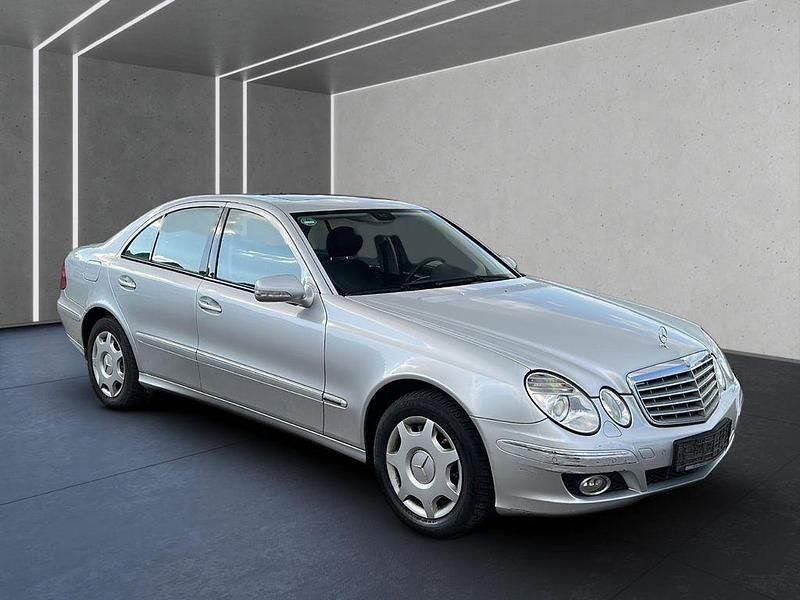 Gebraucht Mercedes E200 163 PS (119 kW) 2007 Silber Limousine