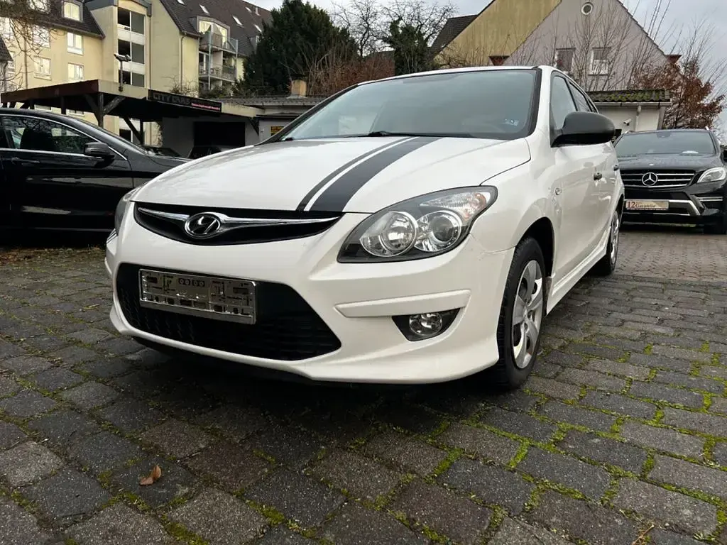 Usado Hyundai i30 Classic 90 CV (66 kW) 2012 Blanco Berlina