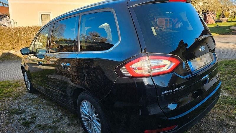 Gebraucht Ford Galaxy Titanium 150 PS (110 kW) 2017 Schwarz Van / Kleinbus