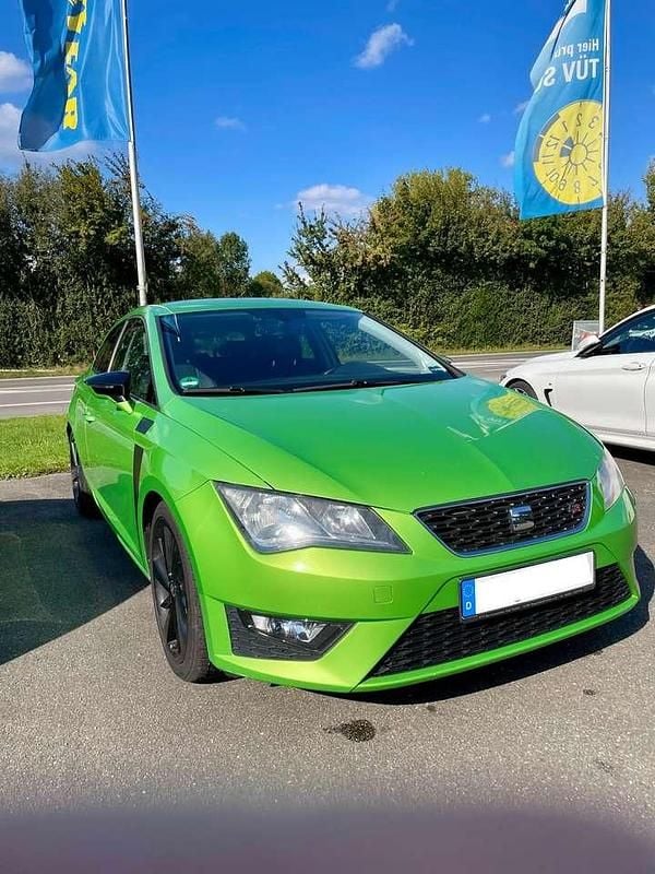 Grün Gebraucht 2013 Seat Leon Ecomotive Limousine | 9.500 € (Fairer Preis) - Bild 1/4