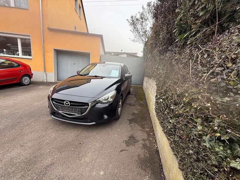 Jet black Gebraucht 2015 Mazda 2 Edition Kleinwagen | 5.900 € (Guter Preis) - Bild 1/4