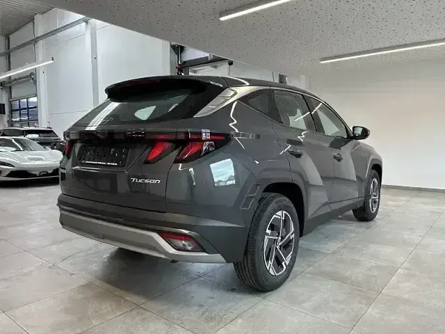 Neu Hyundai Tucson Select 150 PS (110 kW) 2026 Ecotronic grey SUV