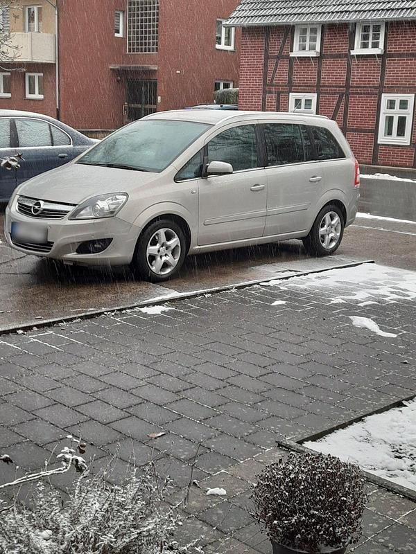 Gebraucht Opel Zafira 150 PS (110 kW) 2008 Silber Van / Kleinbus