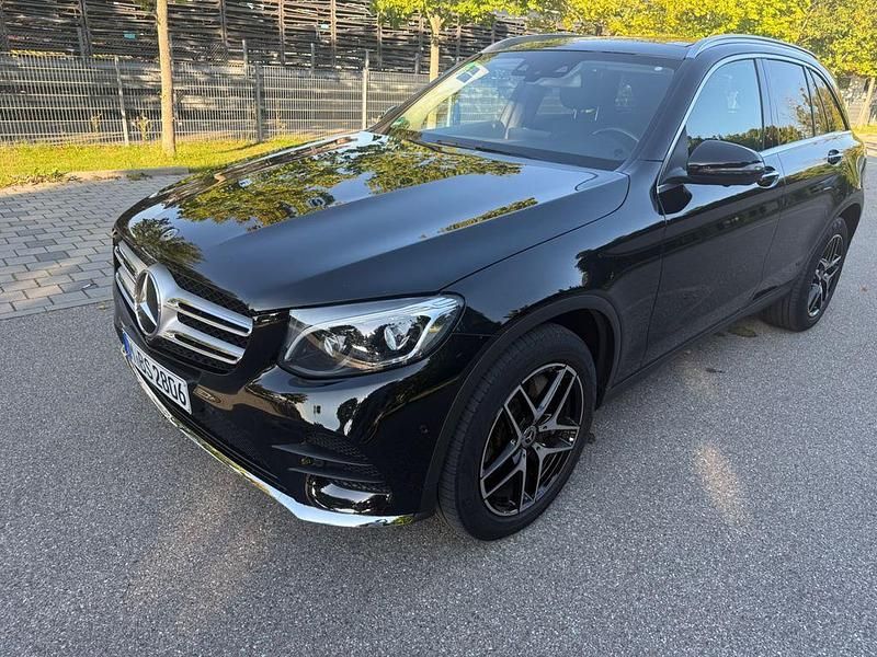 Schwarz Gebraucht 2018 Mercedes GLC350 AMG line SUV | 32.350 € (Fairer Preis) - Bild 1/4