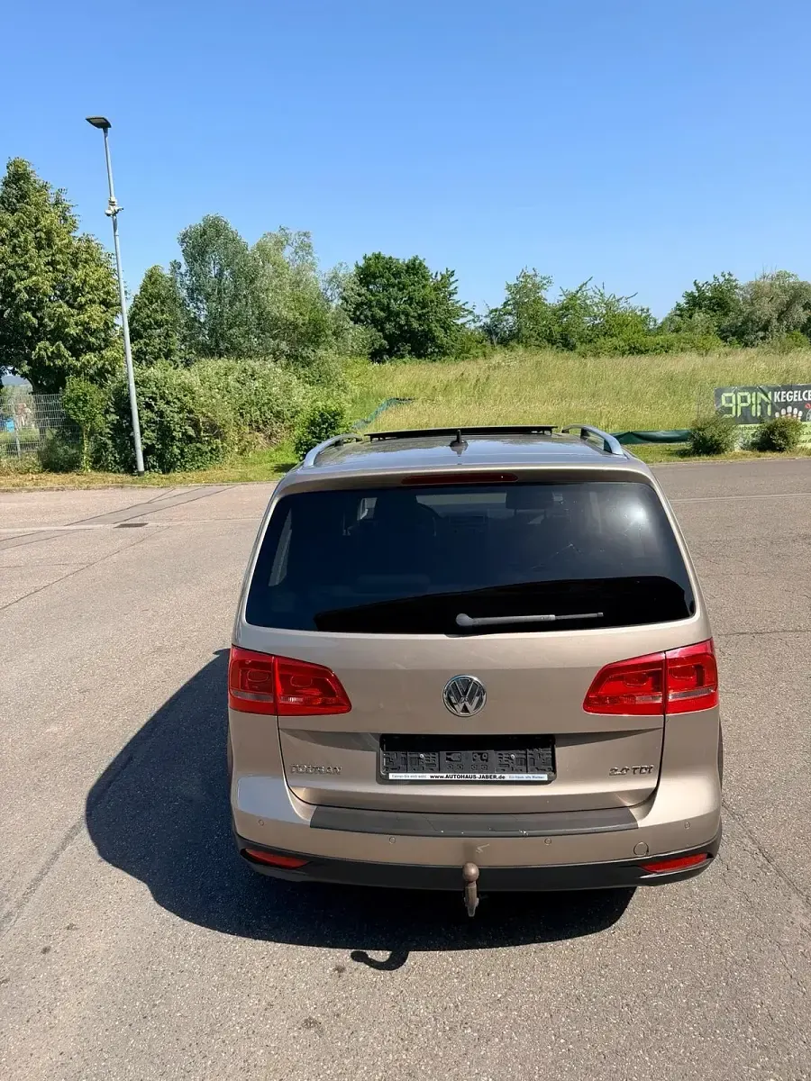 Używany VW Touran Cross Edition 140 KM (102 kW) 2012 Złoty Minivan