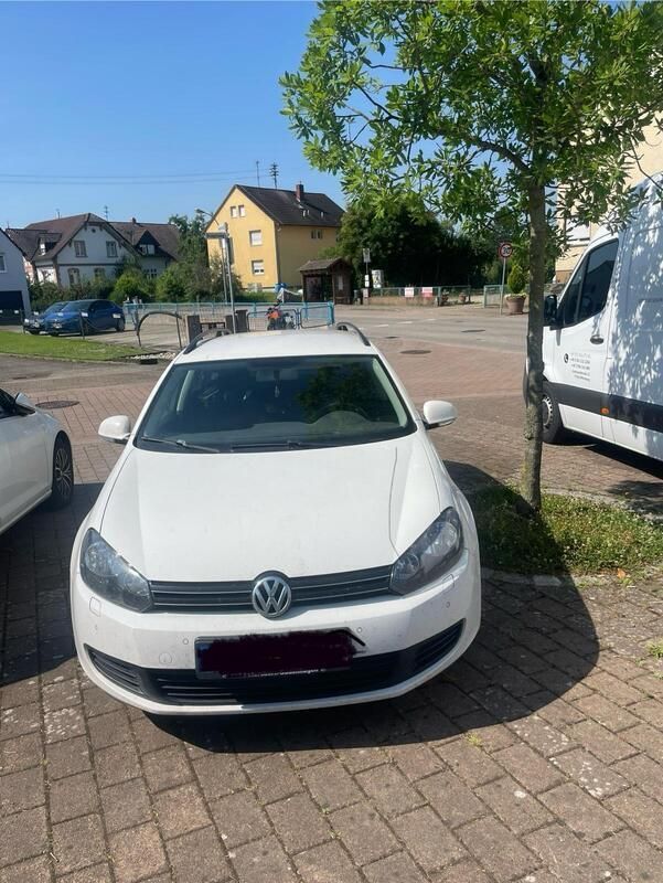 Weiß Gebraucht 2010 VW Golf VI Kombi | 2.200 € (Guter Preis) - Bild 1/4