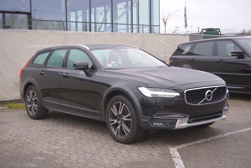 Gebraucht Volvo V90 Pro 235 PS (172 kW) 2018 Schwarz Kombi