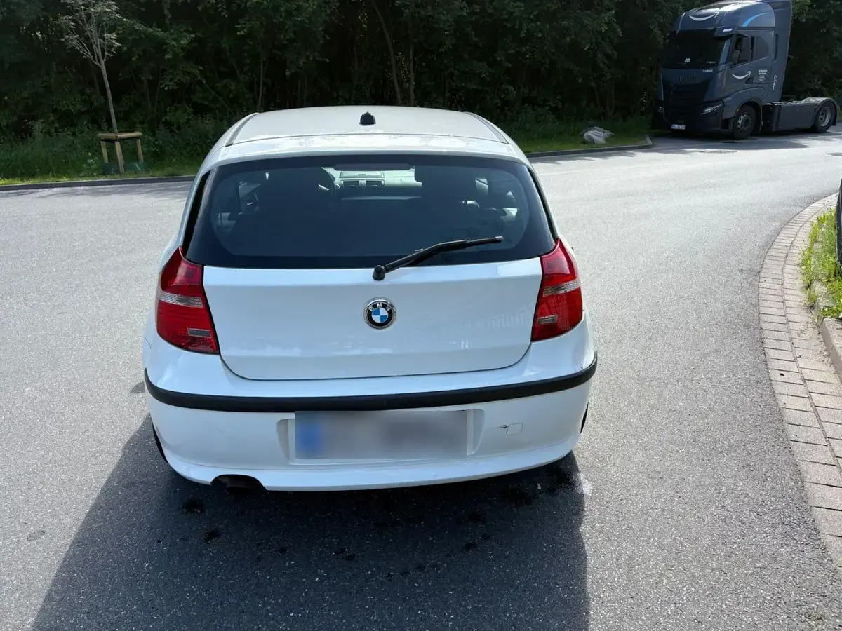 Gebraucht BMW 116 122 PS (89 kW) 2010 Weiß Kleinwagen
