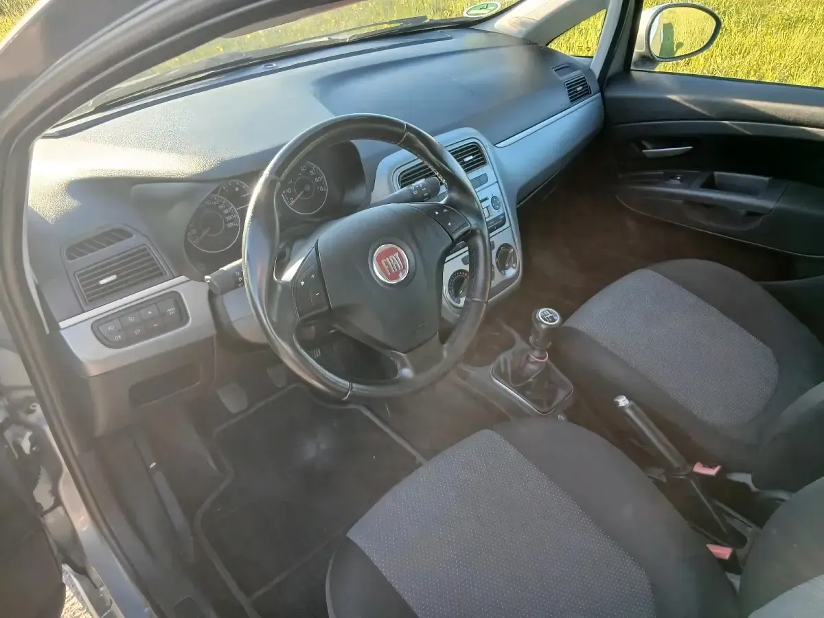 Usata Fiat Punto 65 CV (47 kW) 2010 Grigio Utilitaria