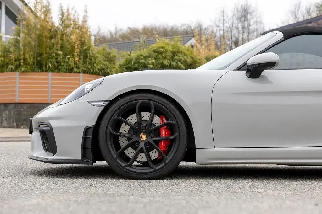 Gebraucht Porsche 718 Spyder 420 PS (308 kW) 2020 Grau Cabrio