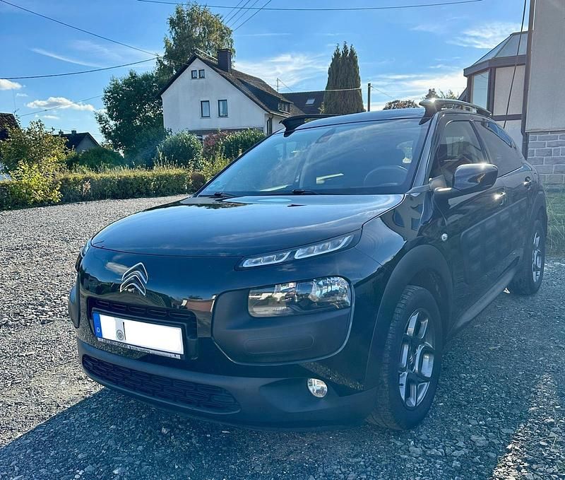 Schwarz Gebraucht 2017 Citroën C4 Cactus PureTech Kleinwagen | 9.450 € (Fairer Preis) - Bild 1/4