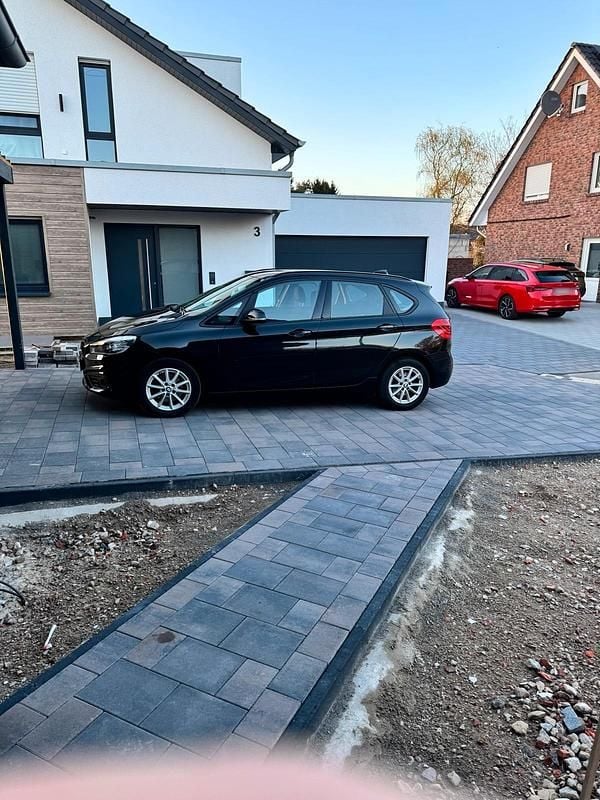 Gebraucht BMW 218 150 PS (110 kW) 2017 Schwarz Van / Kleinbus