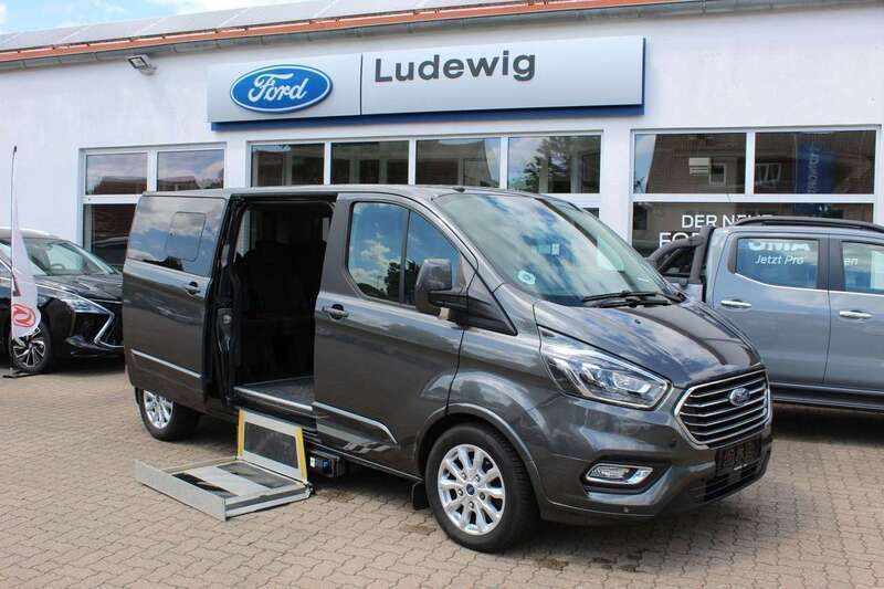Magneticgrau (metallic) Gebraucht 2018 Ford Transit Tourneo Van / Kleinbus | 35.900 € (Fairer Preis) - Bild 1/4