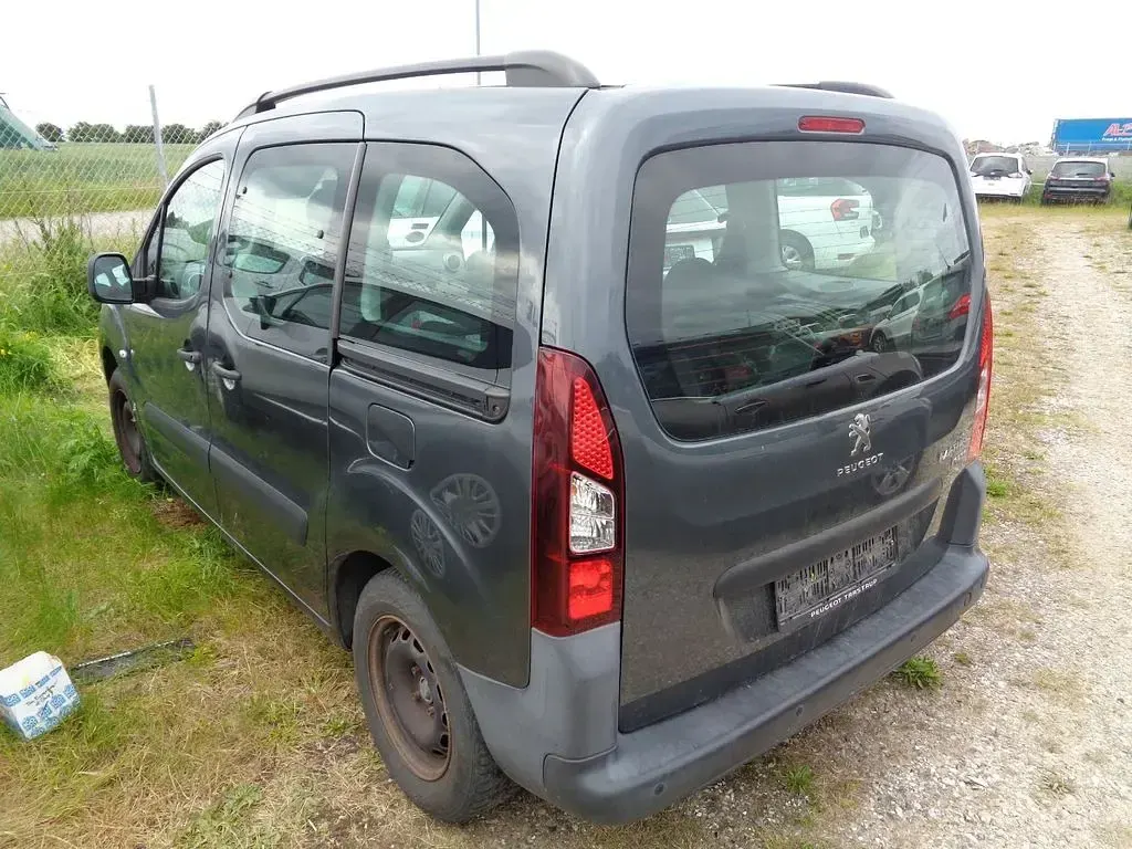 Gebraucht Peugeot Partner Tepee Active 98 PS (72 kW) 2018 Grau Van / Kleinbus