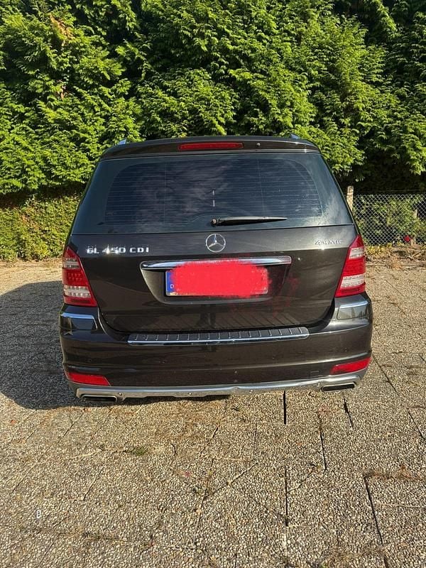 Schwarz Gebraucht 2010 Mercedes GL450 SUV | 9.500 € - Bild 1/4