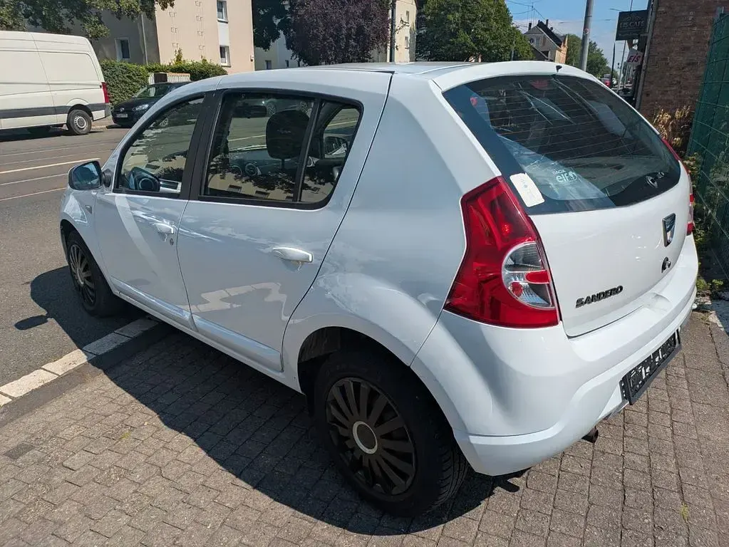 Gebraucht Dacia Sandero Lauréate 75 PS (55 kW) 2012 Weiß Limousine