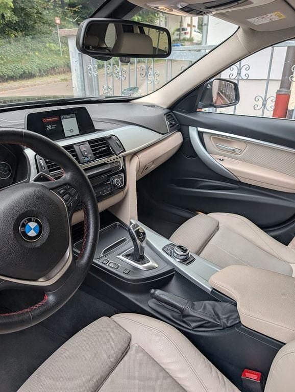 Schwarz Gebraucht 2017 BMW 330 Sport Line Kombi | 16.500 € (Fairer Preis) - Bild 1/4