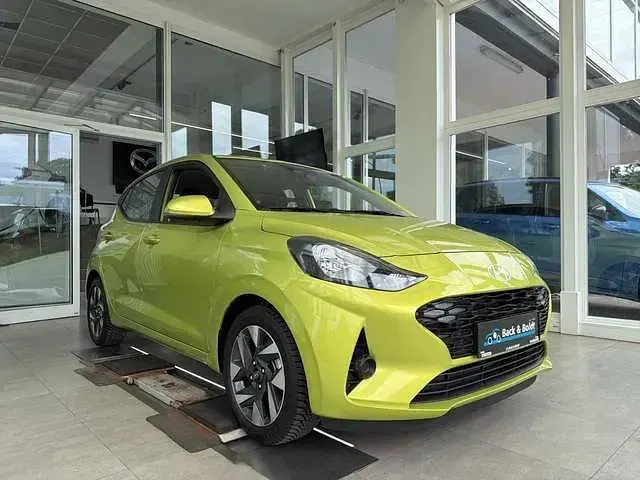 Gebraucht Hyundai i10 Trend 63 PS (46 kW) 2025 Kleinwagen