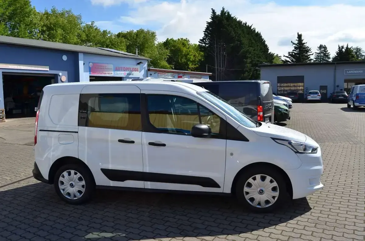 Gebraucht Ford Transit Connect Trend 101 PS (74 kW) 2021 Frostweiß Van / Kleinbus