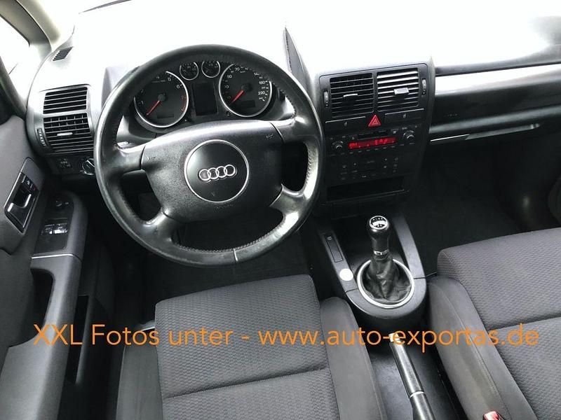 Usado Audi A2 110 HP (80 kW) 2002 Prateado Citadino
