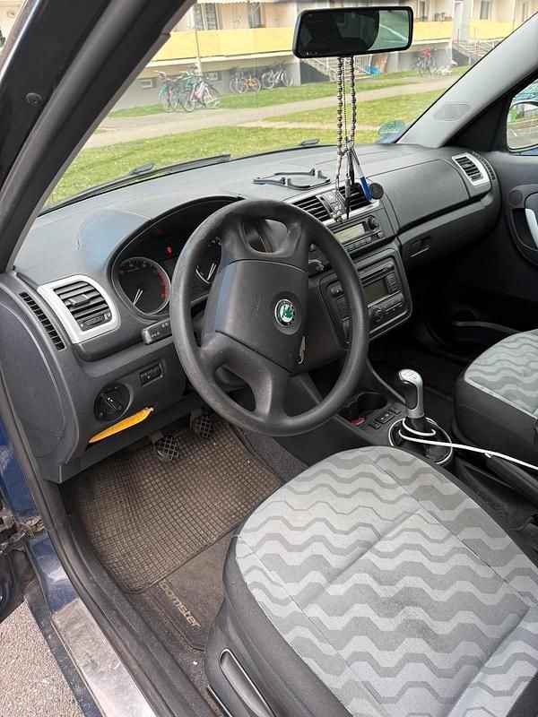 Gebraucht Skoda Fabia 105 PS (77 kW) 2010 Blau Limousine