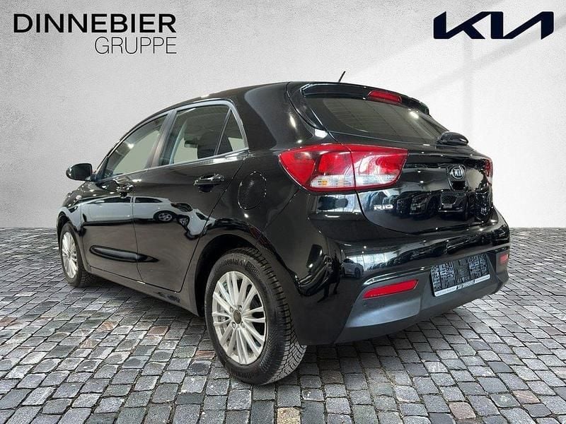 Gebraucht Kia Rio Edition 7 99 PS (72 kW) 2018 Schwarz (metallic) Limousine