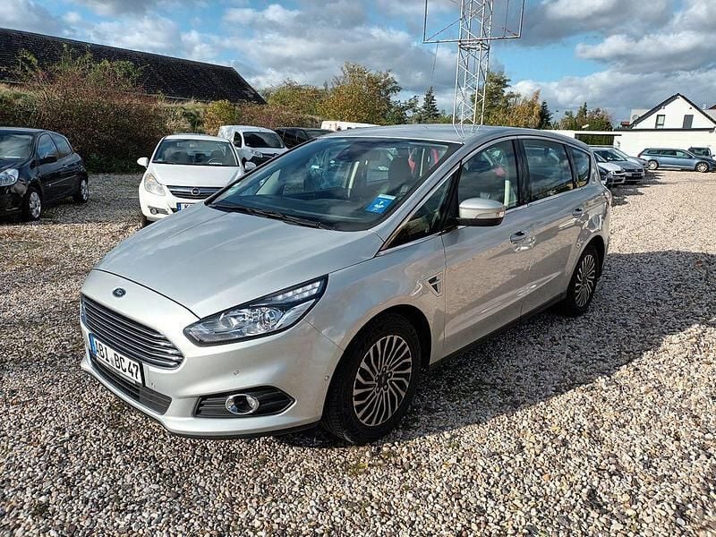 Gebraucht Ford S-MAX Titanium 150 PS (110 kW) 2020 Silber Van / Kleinbus