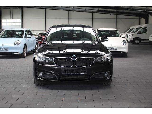 Gebraucht BMW 318 Advantage 150 PS (110 kW) 2019 Schwarz Coupé