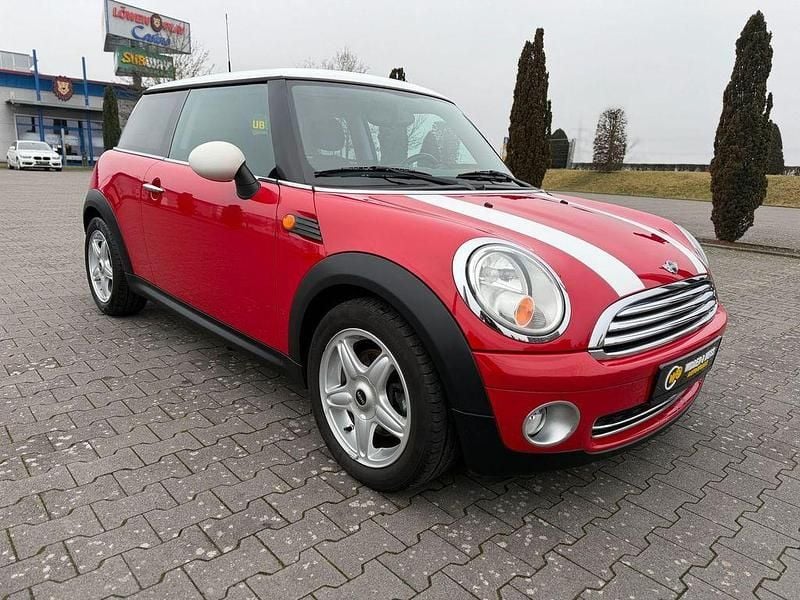 Gebraucht Mini Cooper Chili 120 PS (88 kW) 2010 Chili (solar) red Kleinwagen