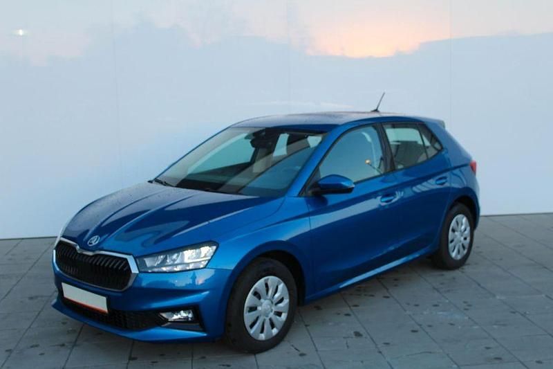 Blau Gebraucht 2024 Skoda Fabia Style Limousine | 17.611 € (Guter Preis) - Bild 1/4