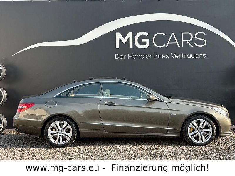 Gebraucht Mercedes E250 204 PS (150 kW) 2009 Grau Coupé