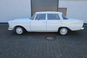 Gebraucht Mercedes 220 95 PS (69 kW) 1965 717 papyrusweiß Limousine