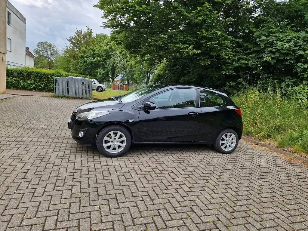 Gebraucht Mazda 2 Active 75 PS (55 kW) 2010 Schwarz Kleinwagen