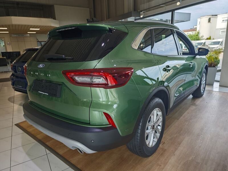 Gebraucht Ford Kuga Titanium 186 PS (136 kW) 2024 Grün SUV