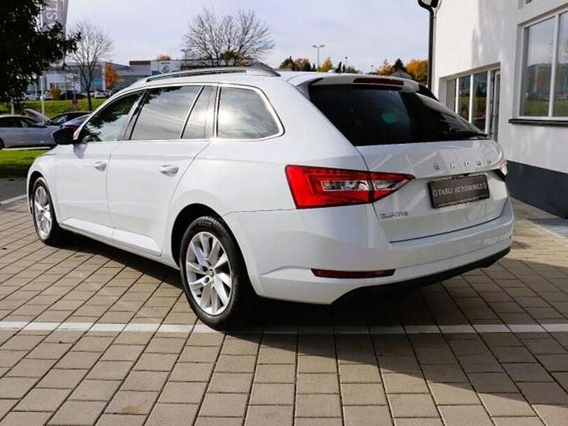 Gebraucht Skoda Superb Ambition 150 PS (110 kW) 2022 Weiß Limousine