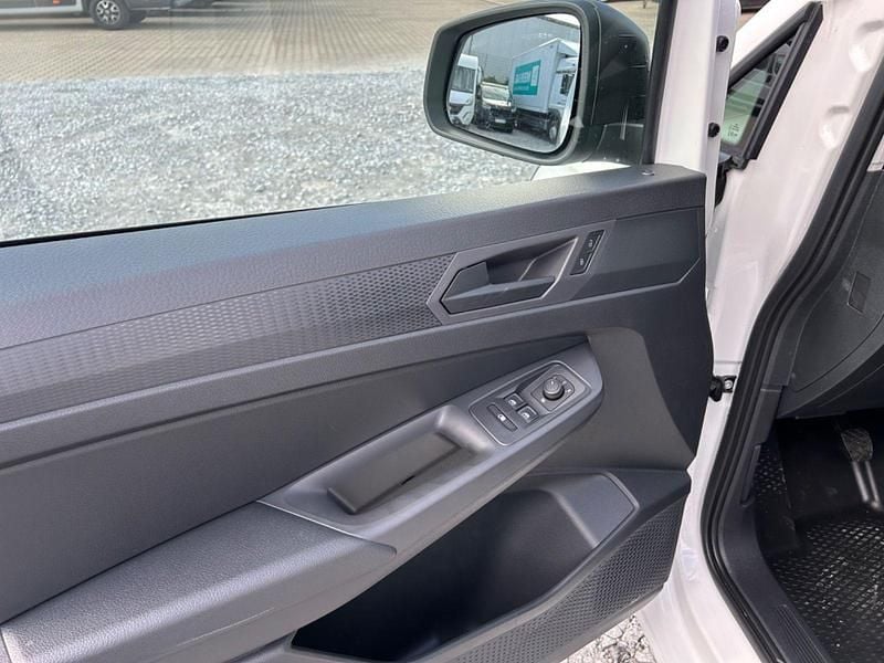 Second-hand VW Caddy 102 CP (75 kW) 2023 Alb Monovolum