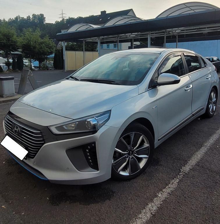 Gebraucht Hyundai Ioniq Premium 141 PS (103 kW) 2019 Silber Kleinwagen