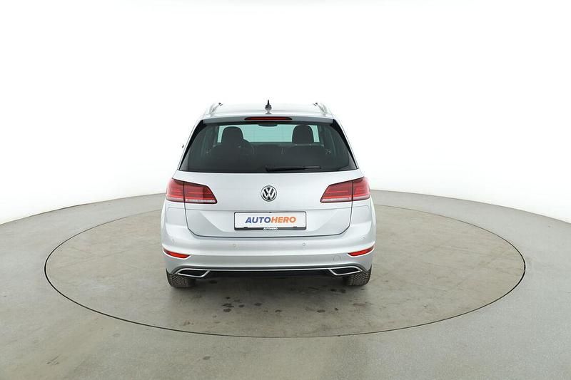 Gebraucht VW Golf Highline 150 PS (110 kW) 2020 Silber Van / Kleinbus