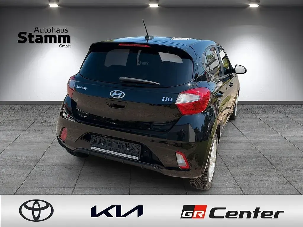 Gebraucht Hyundai i10 GO! 67 PS (49 kW) 2023 Schwarz Kleinwagen