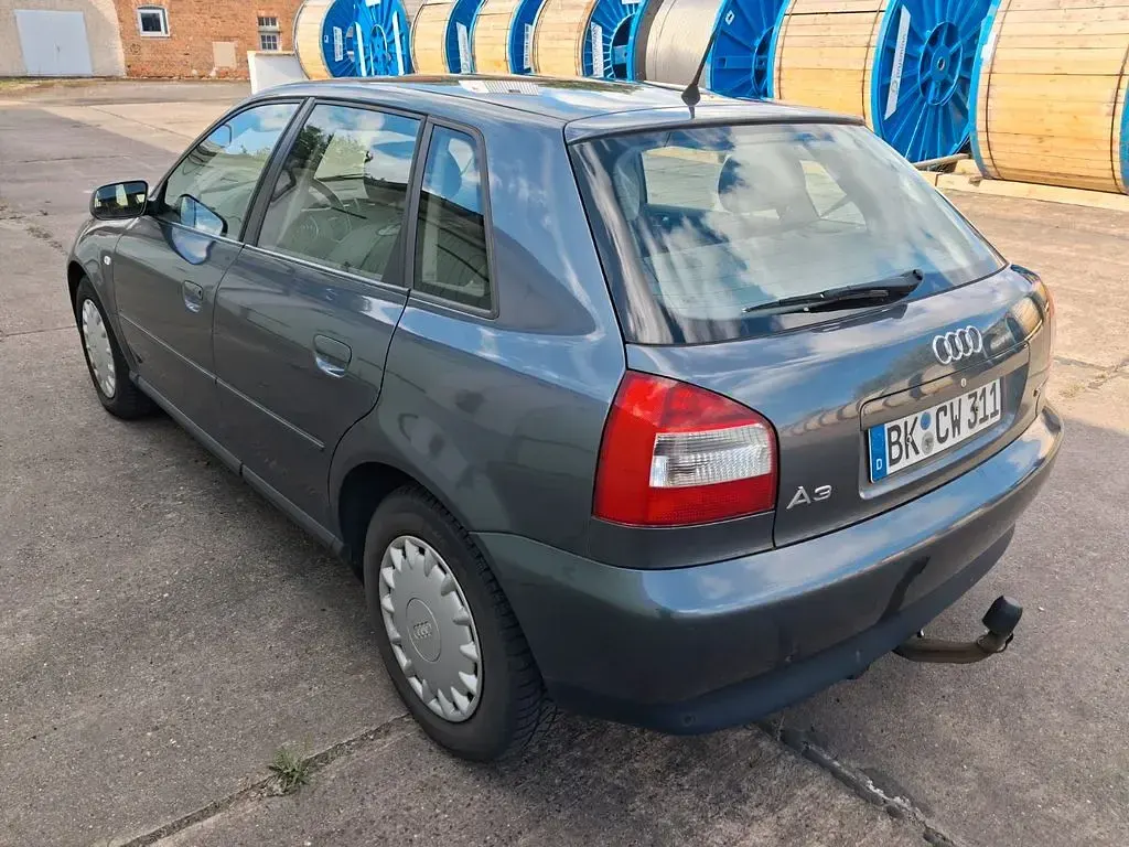 Gebraucht Audi A3 Ambiente 125 PS (91 kW) 2002 Grau Kleinwagen