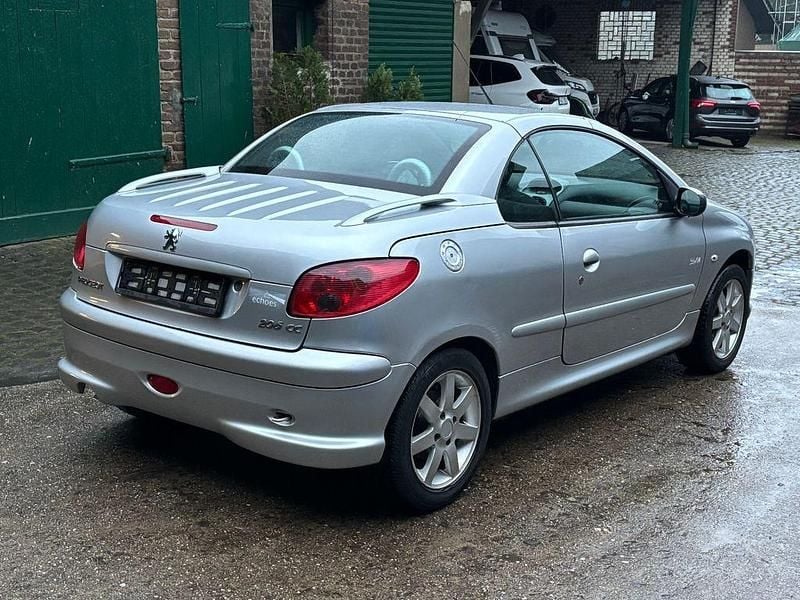 Gebraucht Peugeot 206 CC Quiksilver 109 PS (80 kW) 2007 Silber Cabrio
