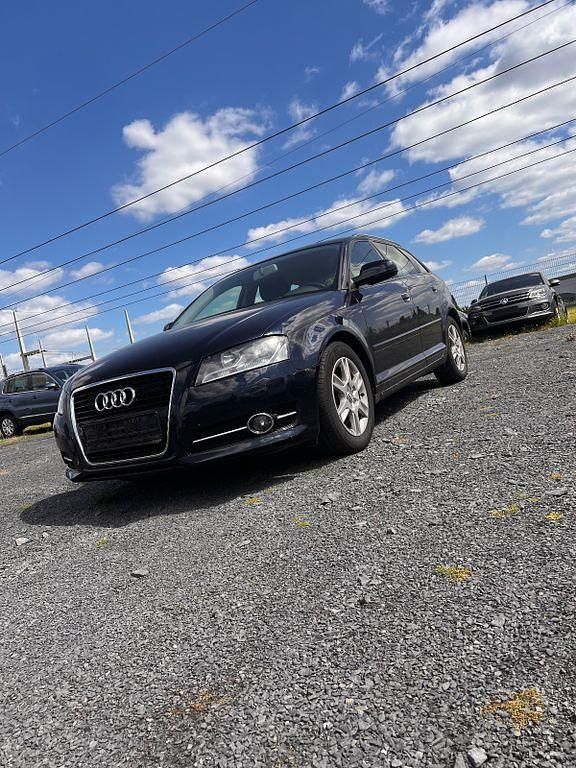 Blau Gebraucht 2011 Audi A3 Sportback Attraction Limousine | 4.000 € (Guter Preis) - Bild 1/4