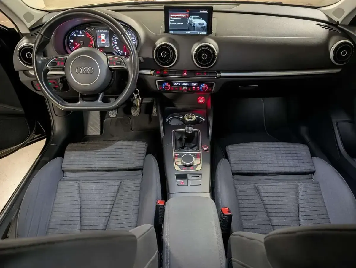 Gebraucht Audi A3 Attraction 150 PS (110 kW) 2015 Limousine