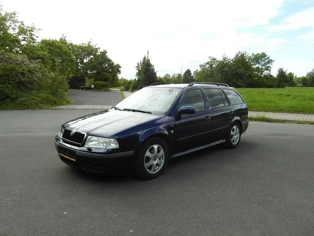 Gebraucht Skoda Octavia LAURIN & KLEMENT 150 PS (110 kW) 2001 Blau Limousine