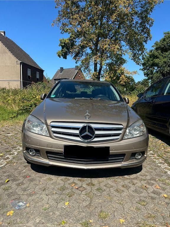 Beige Gebraucht 2011 Mercedes 220 Limousine | 9.999 € (Fairer Preis) - Bild 1/4